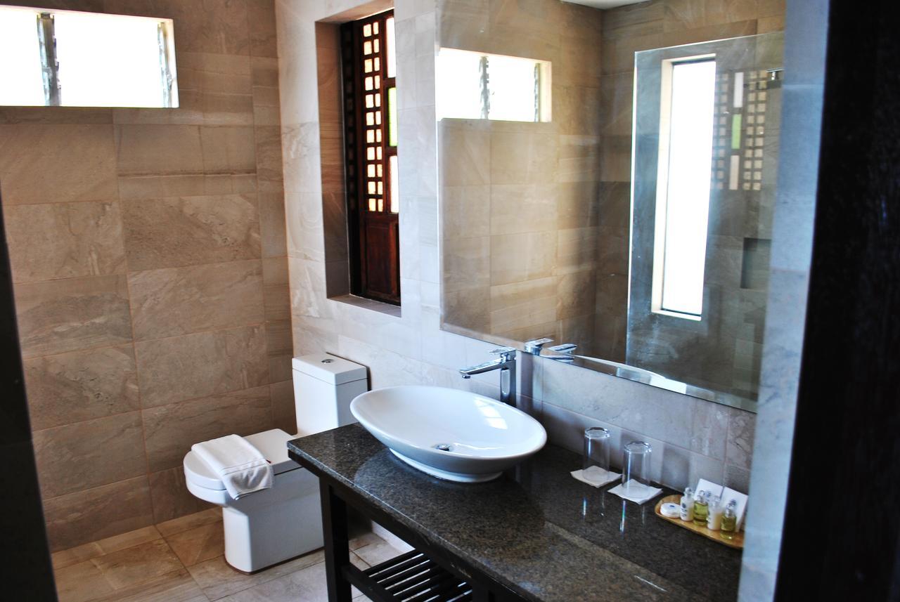 Altamare Dive And Leisure Resort Anilao Mabini  Exterior photo